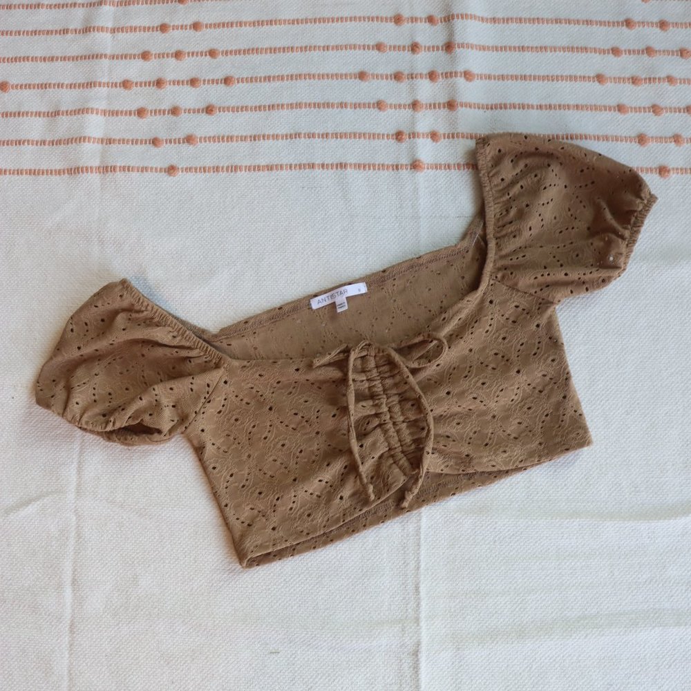 puffed sleeve cropped blouse